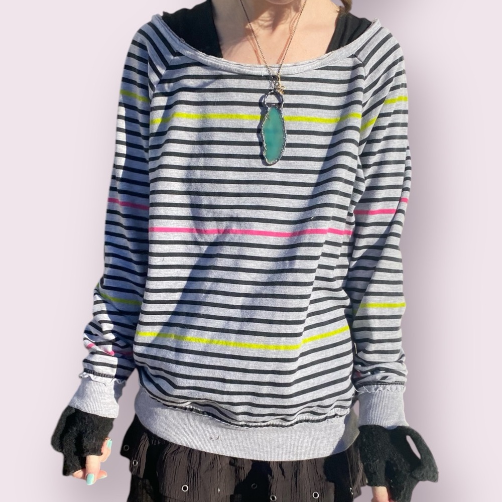 Y2K LA Kitty Grey & Black Striped Lightweight Color Pop Long Sleeve Sweater Top